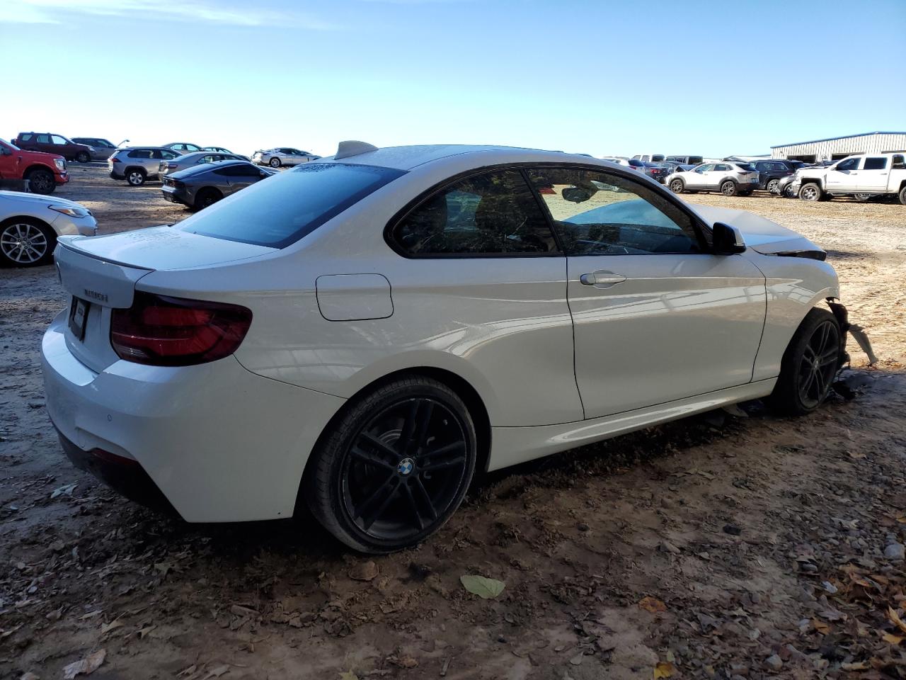 BMW 2 SERIES 230XI