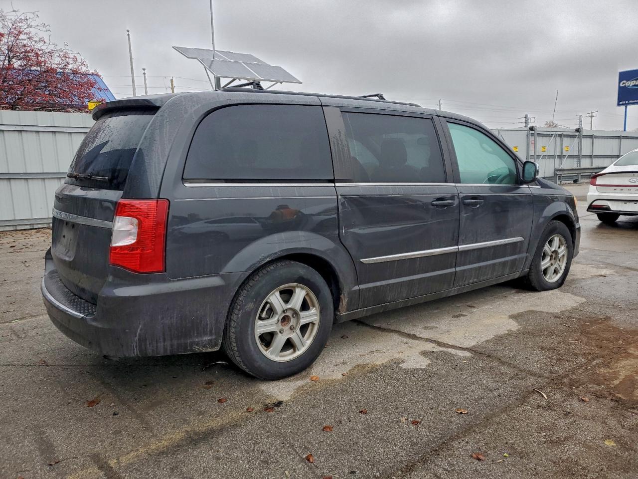 CHRYSLER TOWN & COUNTRY TOURING L