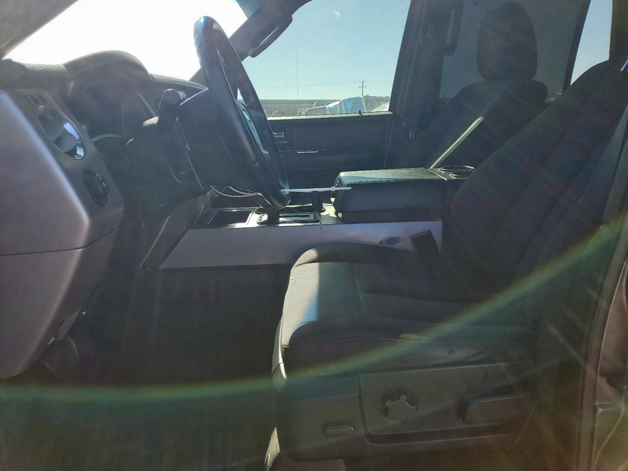 FORD EXPEDITION EL XLT