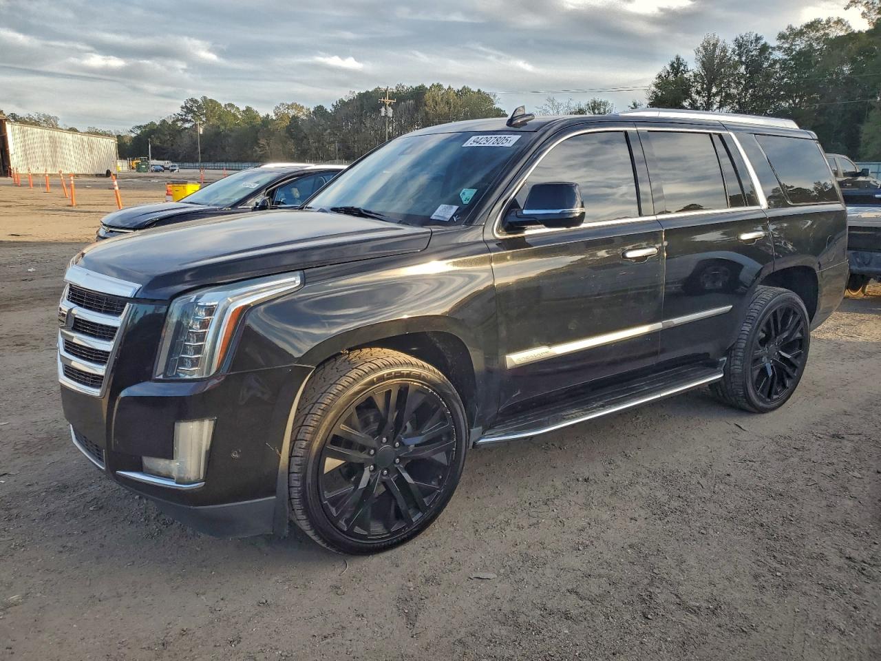 CADILLAC ESCALADE LUXURY