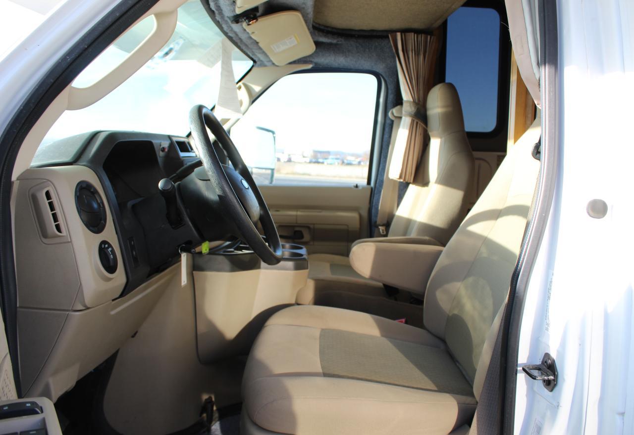 FORD ECONOLINE E450 SUPER DUTY CUTAWAY VAN