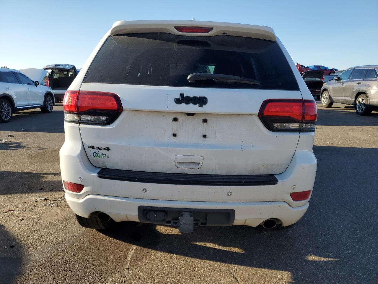 JEEP GRAND CHEROKEE LAREDO