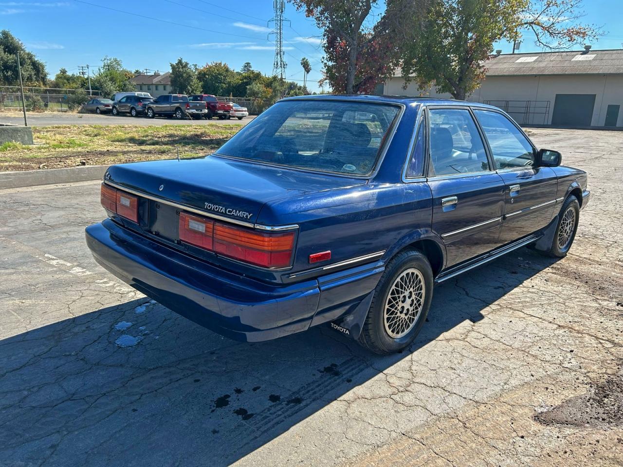 Lot #3297032533 1987 TOYOTA CAMRY LE