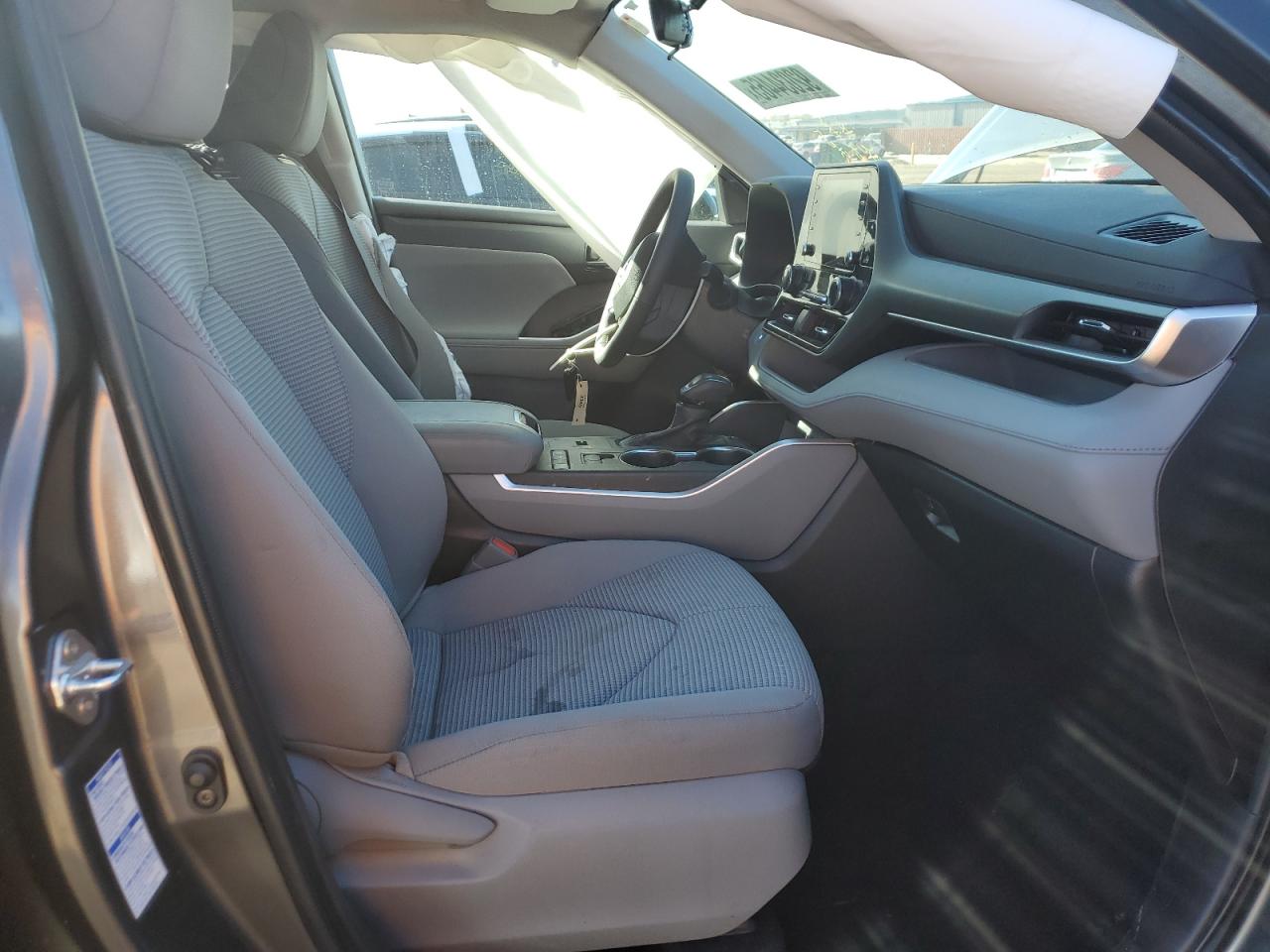 TOYOTA HIGHLANDER HYBRID LE