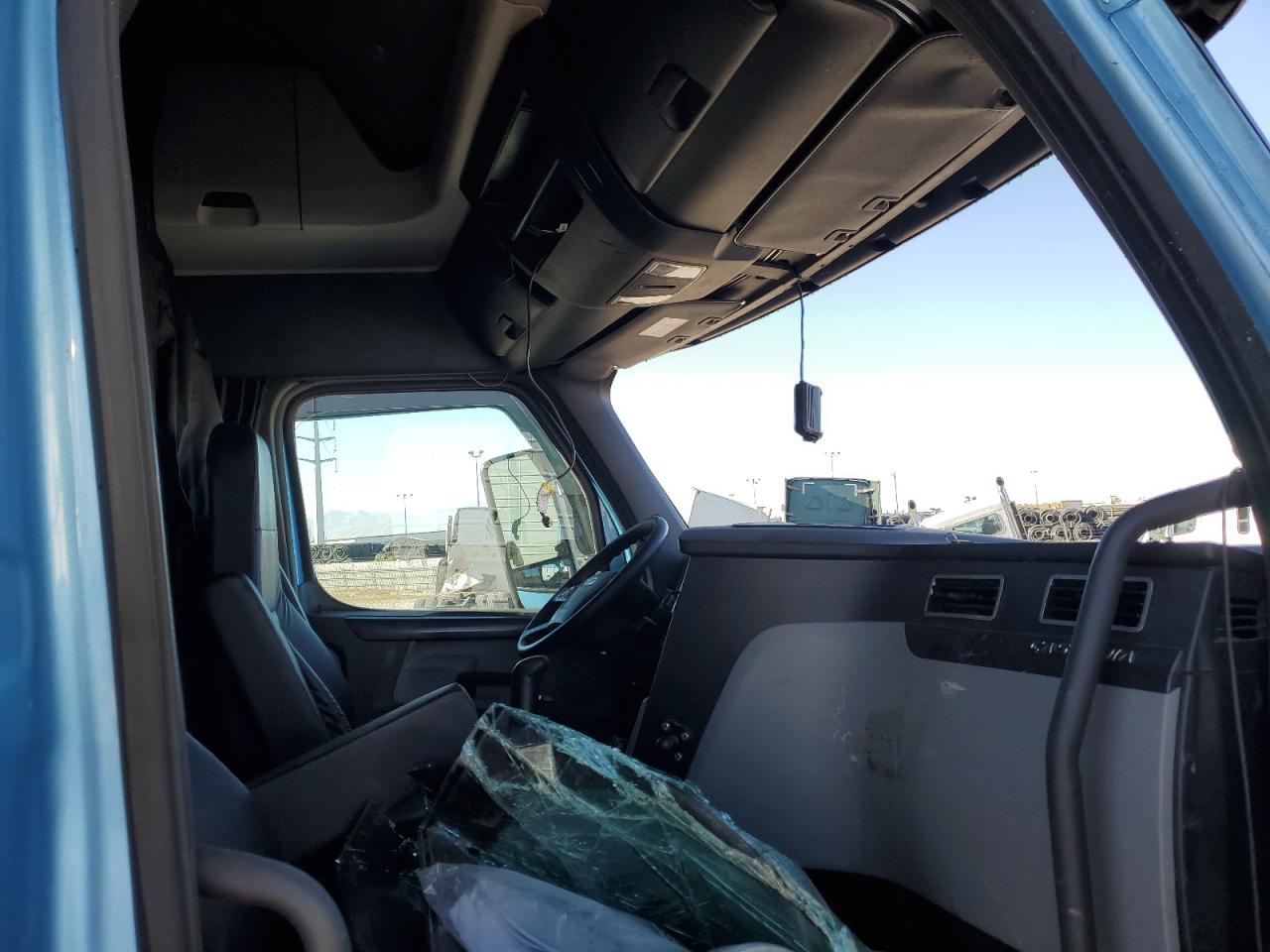 Lot #3296509659 2025 FREIGHTLINER CASCADIA 1