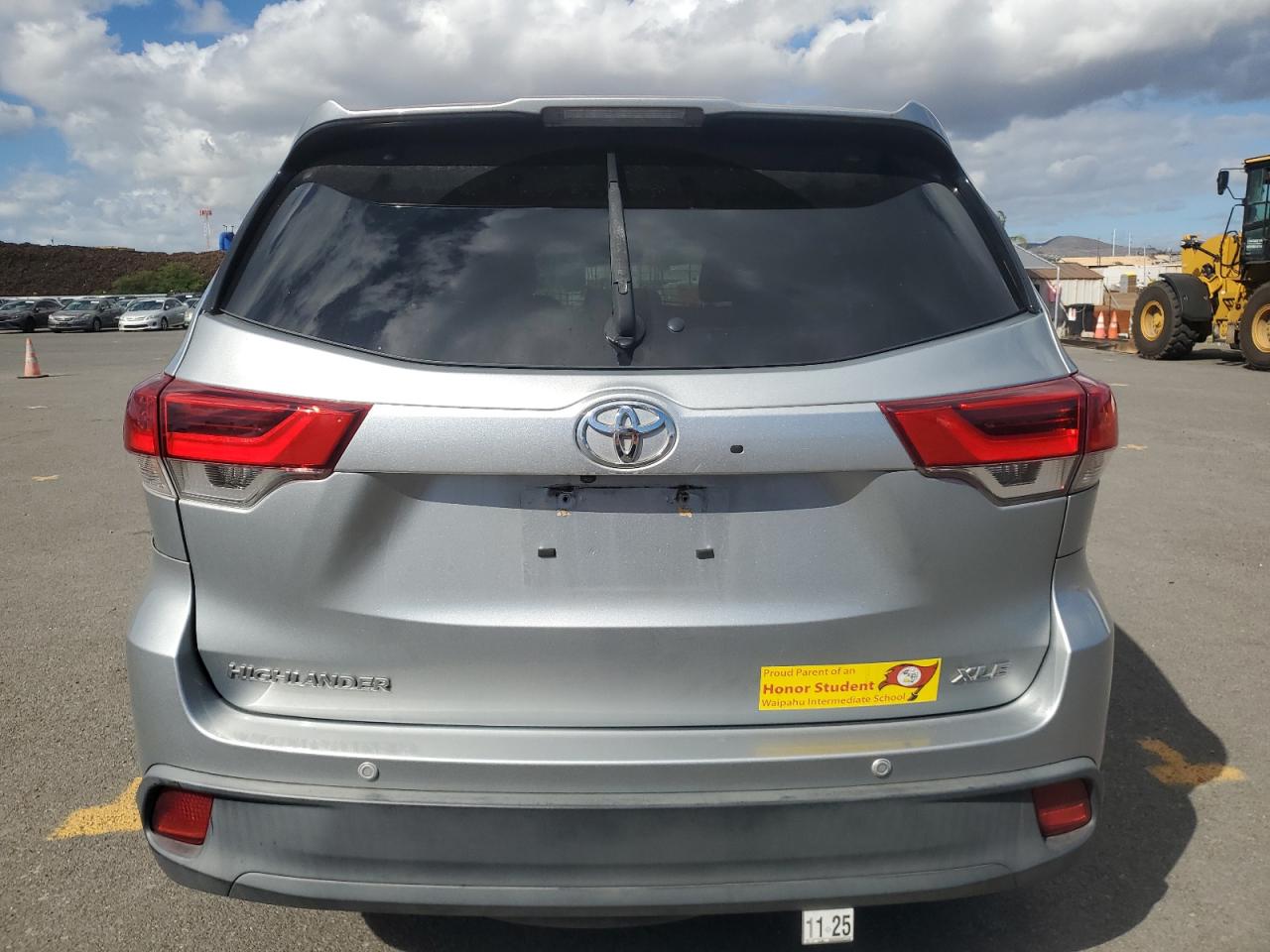 TOYOTA HIGHLANDER SE
