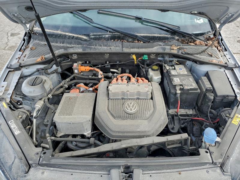 2016 VOLKSWAGEN E-GOLF SE #3304664957
