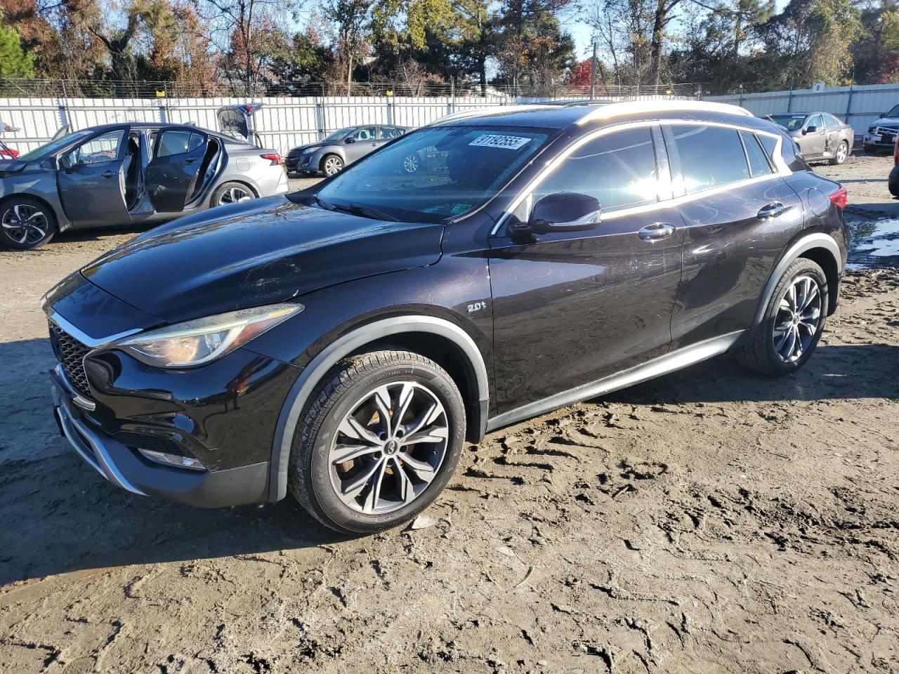 INFINITI QX30 BASE