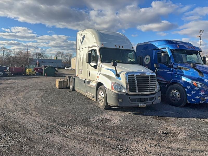 2016 FREIGHTLINER CASCADIA 1 #3301637655