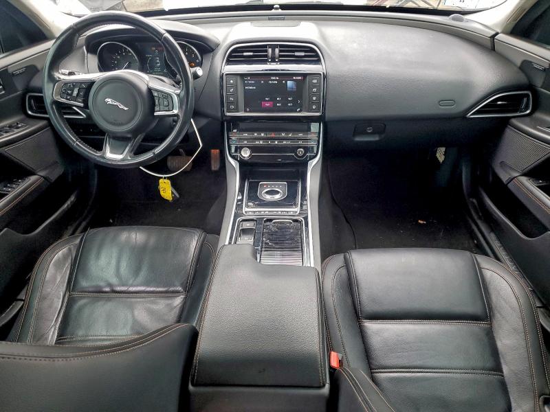 2018 JAGUAR XE PRESTIG #3297013371