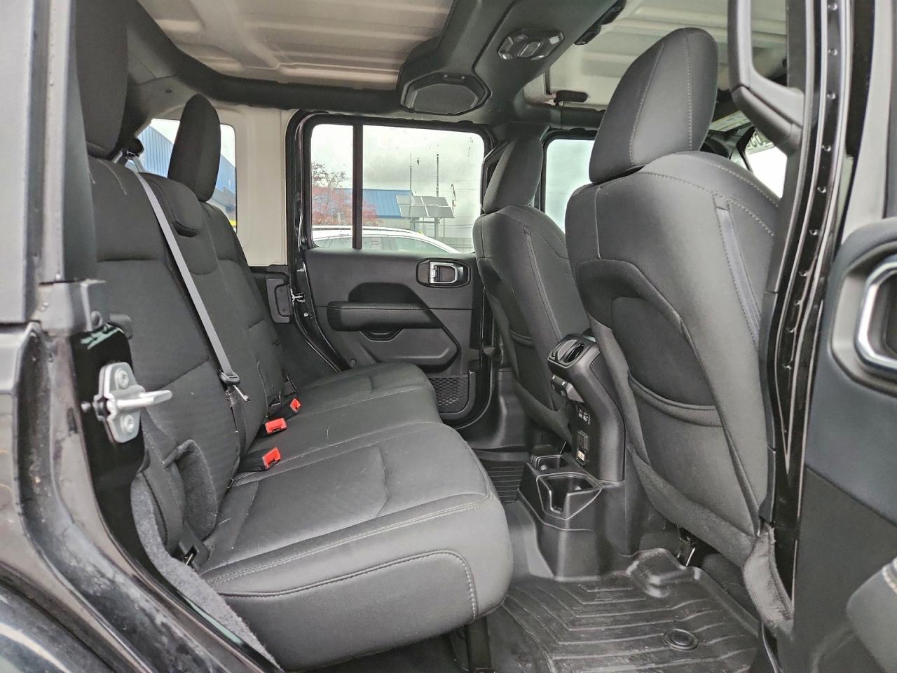 JEEP WRANGLER SAHARA