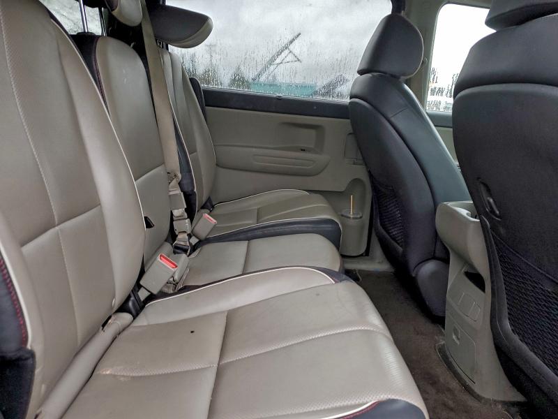 2017 KIA SEDONA LX #3303758439