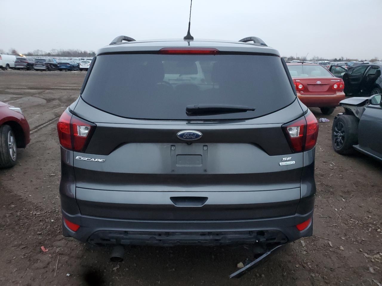 FORD ESCAPE SE