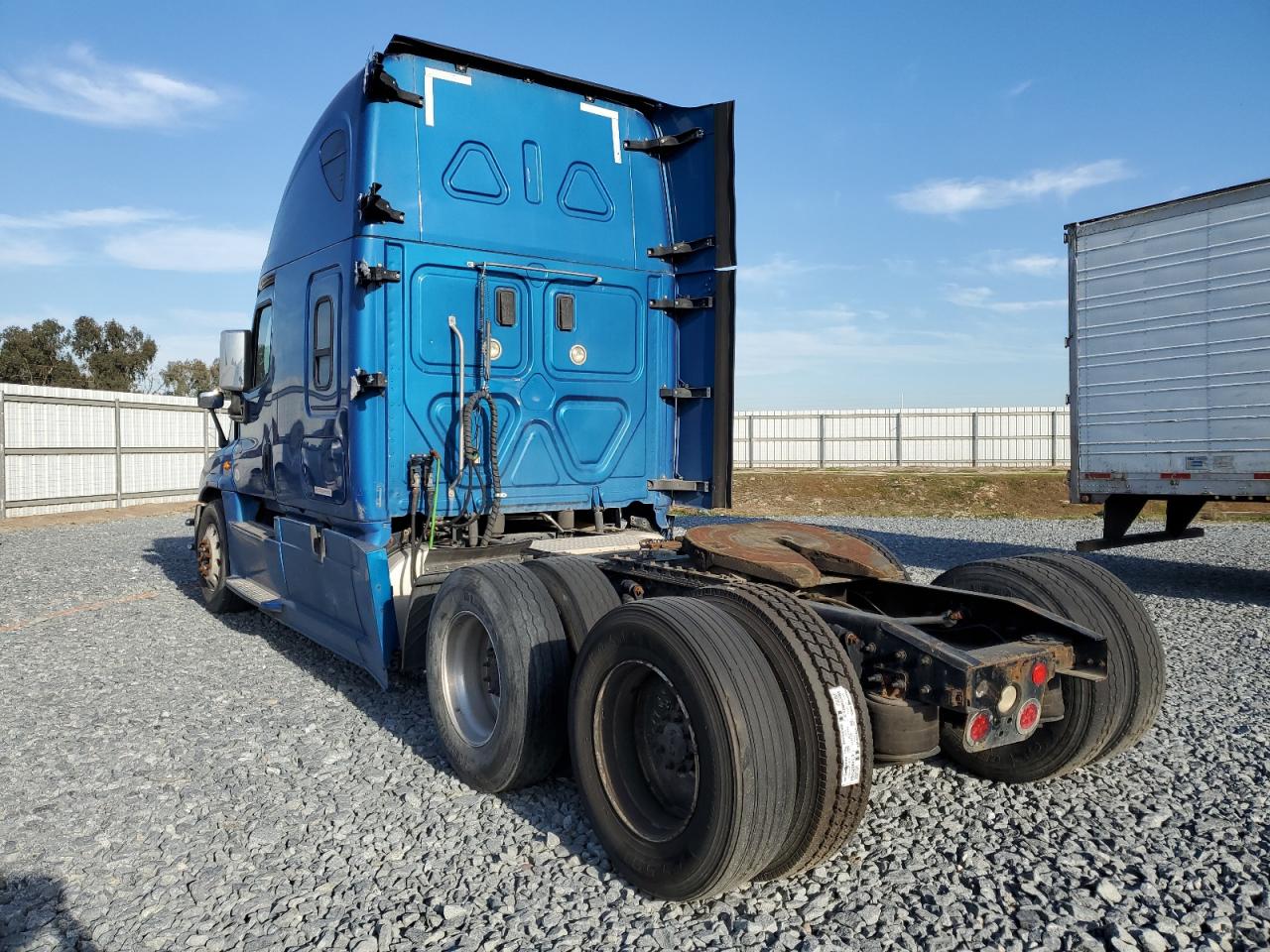 Lot #3287273010 2017 FREIGHTLINER CASCADIA 1