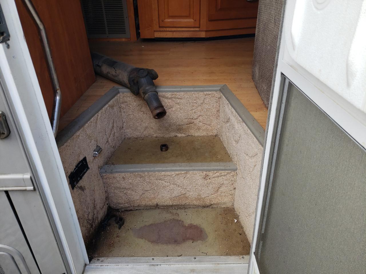 Lot #3290287259 2004 WORKHORSE CUSTOM CHASSIS MOTORHOME