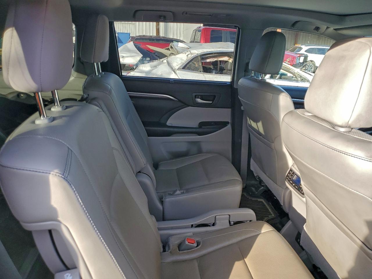 TOYOTA HIGHLANDER LIMITED