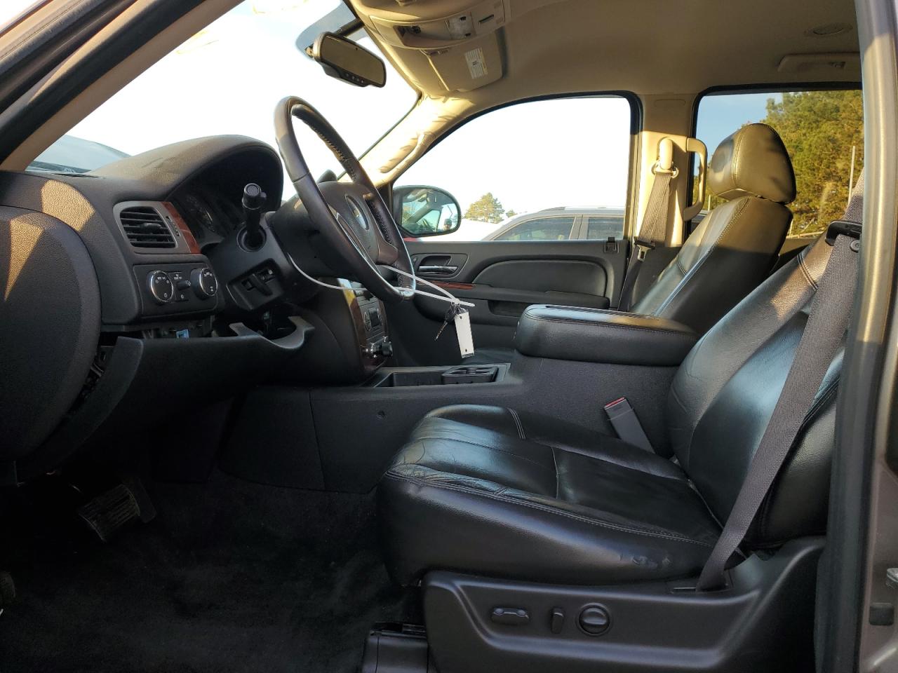 CHEVROLET TAHOE K1500 LT