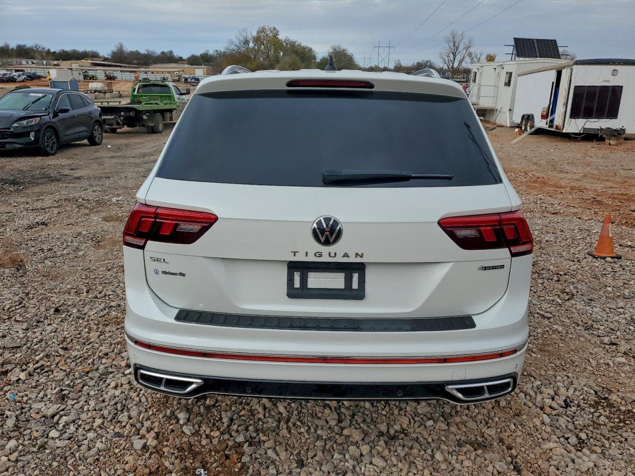 VOLKSWAGEN TIGUAN SEL R-LINE BLACK