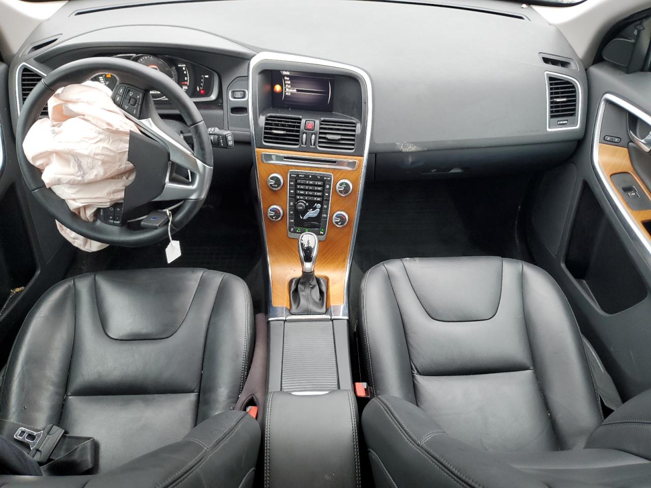 VOLVO XC60 T5 INSCRIPTION