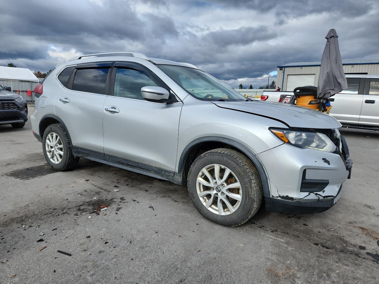 NISSAN ROGUE S