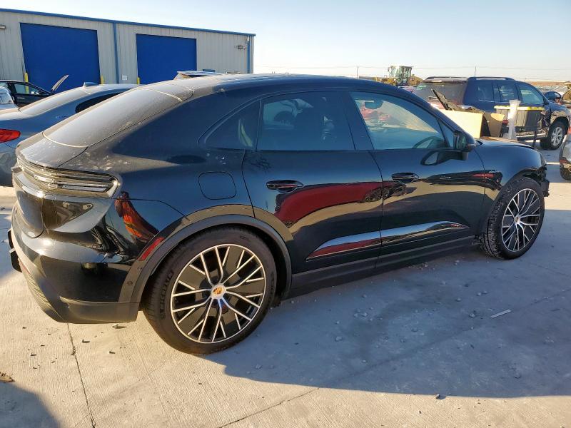 2025 PORSCHE MACAN #3282555923