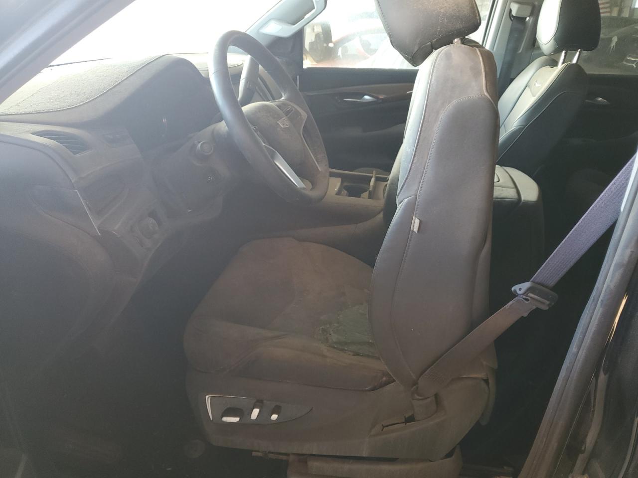 CADILLAC ESCALADE LUXURY