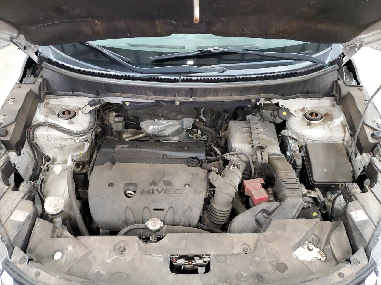 MITSUBISHI OUTLANDER ES