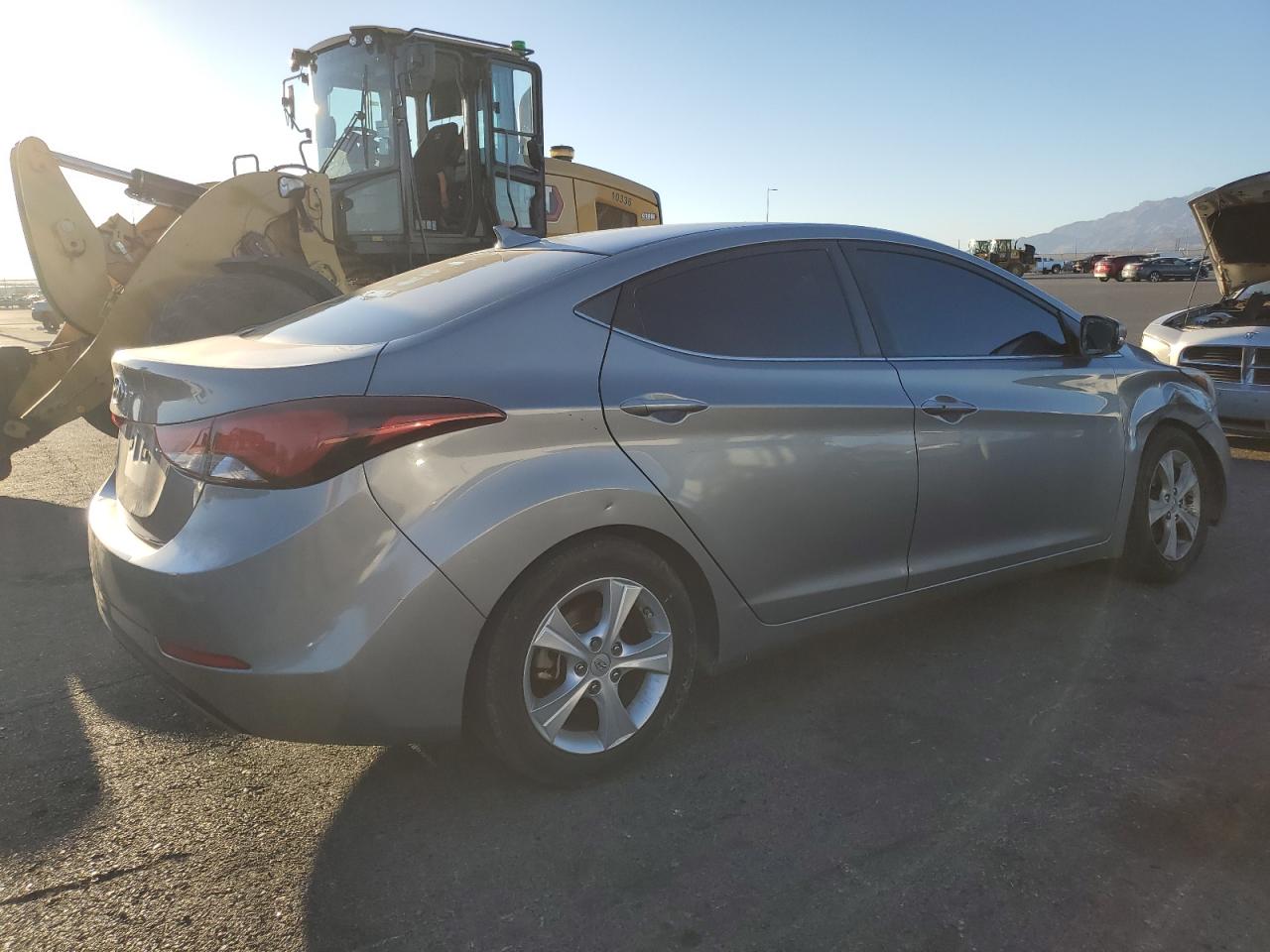 HYUNDAI ELANTRA SE