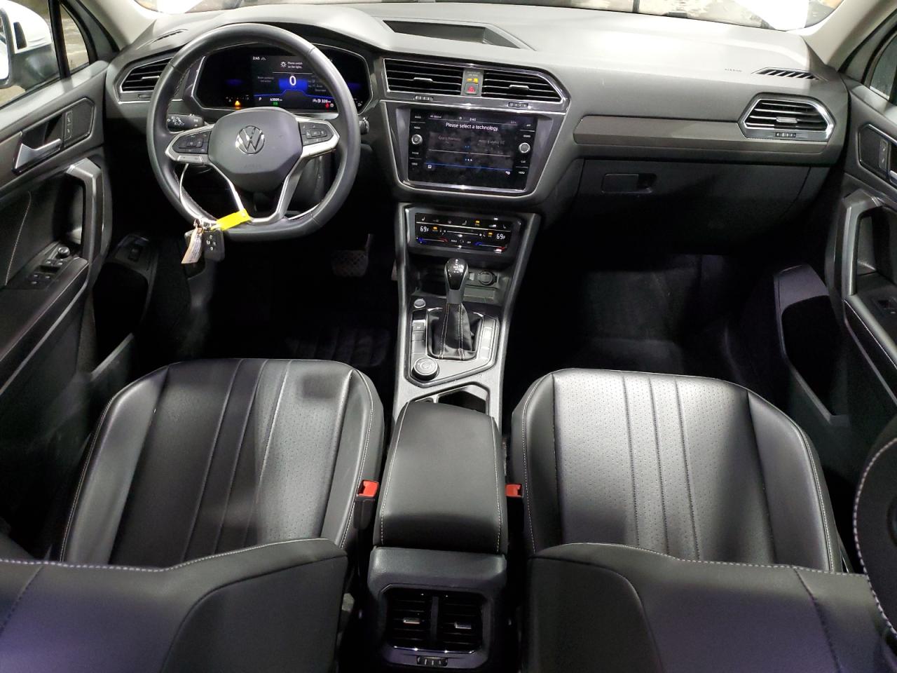 VOLKSWAGEN TIGUAN SE