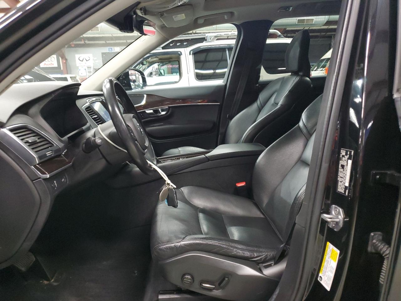 VOLVO XC90 T6 MOMENTUM