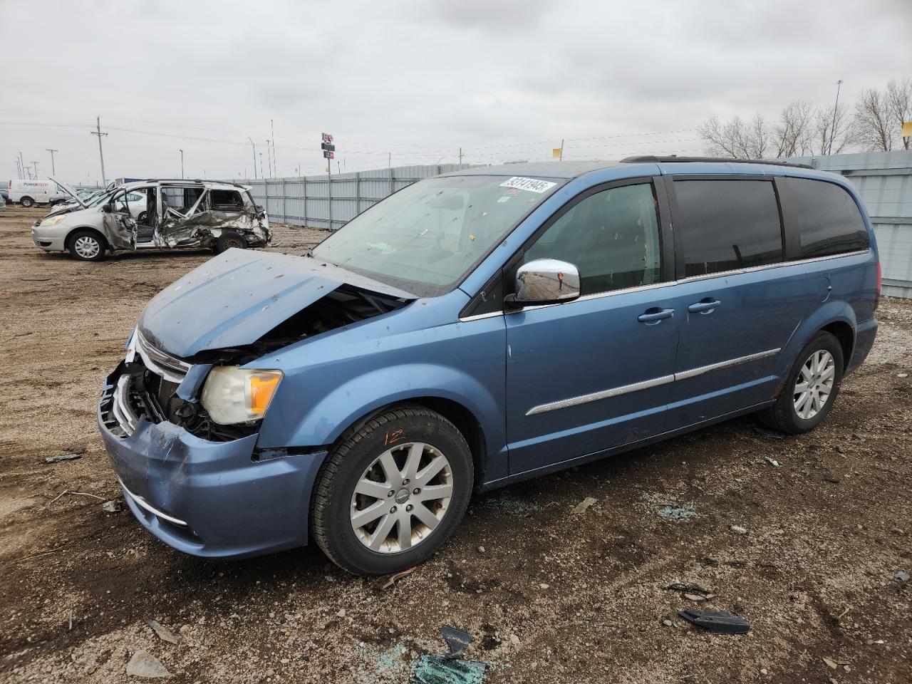 CHRYSLER TOWN & COUNTRY TOURING L
