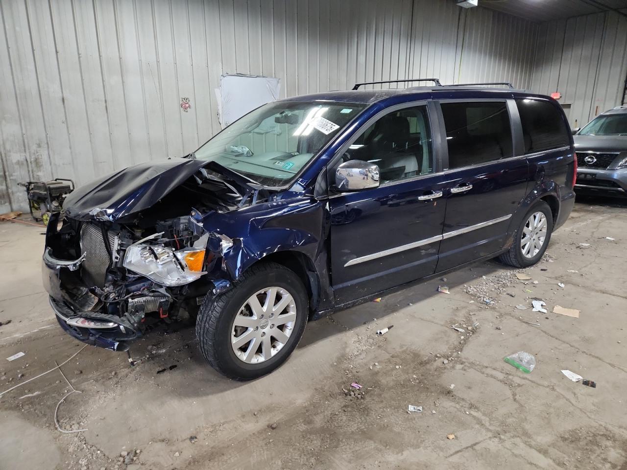 Lot #3301869006 2012 CHRYSLER TOWN & COU