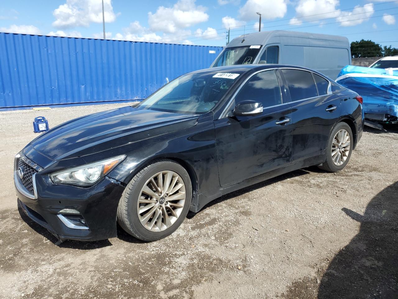 INFINITI Q50 LUXE
