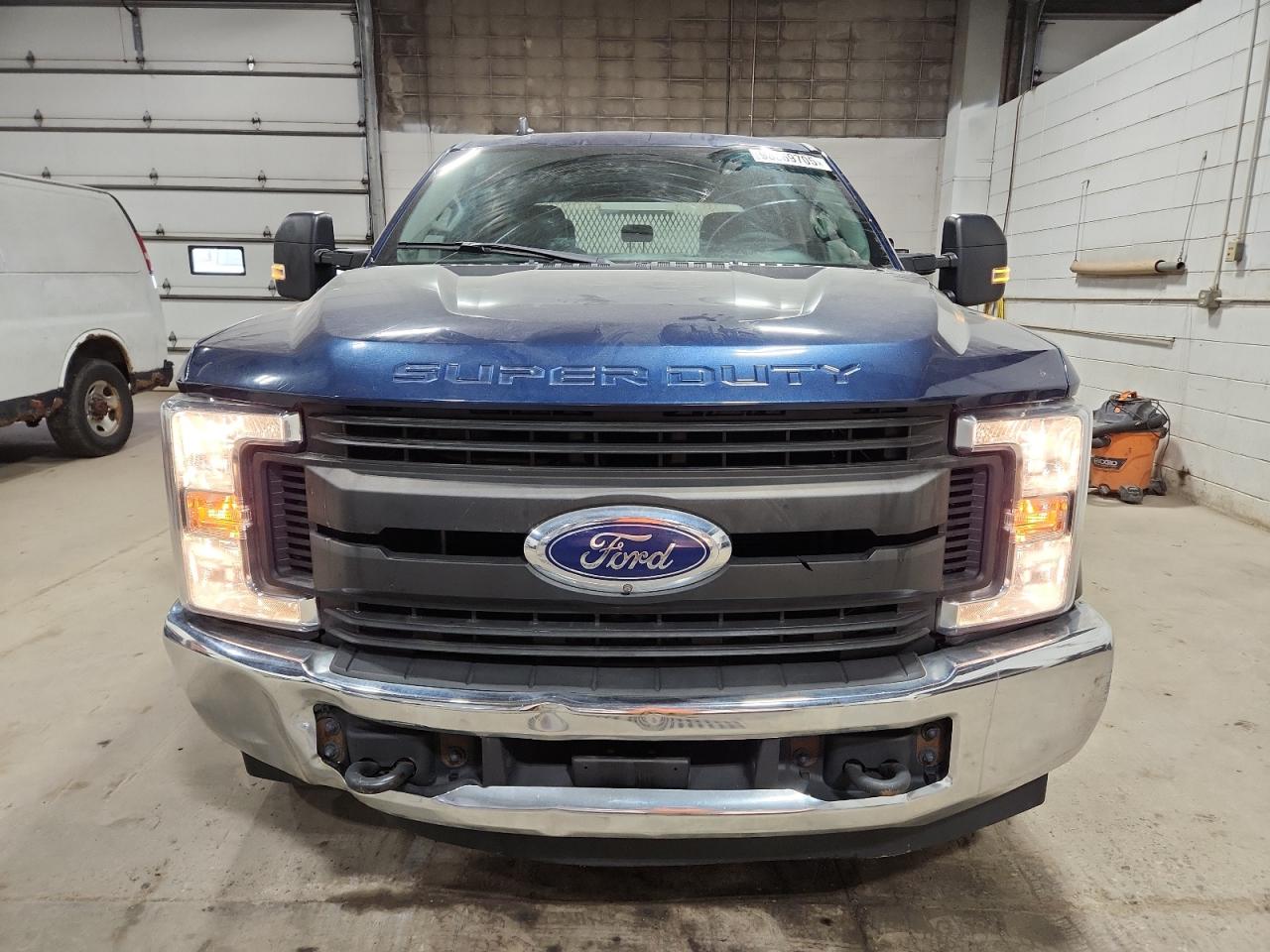 FORD F-250 SUPER DUTY