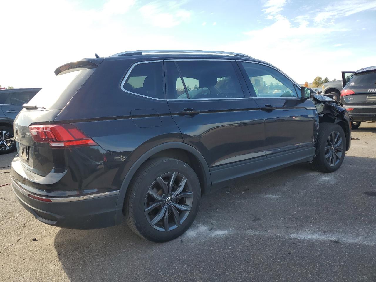VOLKSWAGEN TIGUAN SE