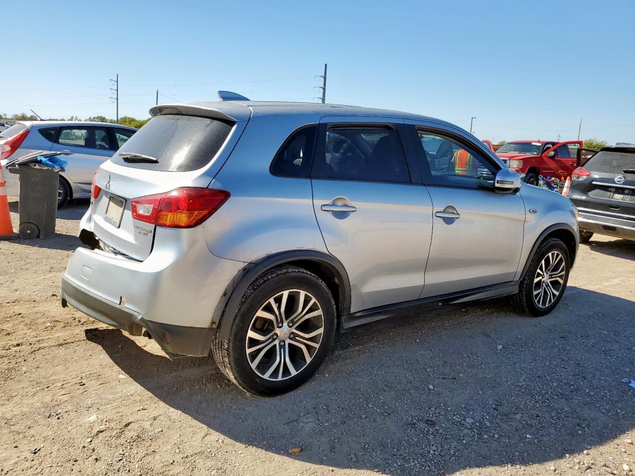 MITSUBISHI OUTLANDER ES