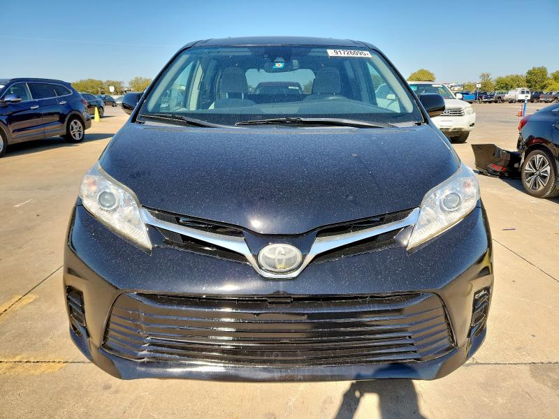 2018 TOYOTA SIENNA LE 5TDKZ3DC5JS903098