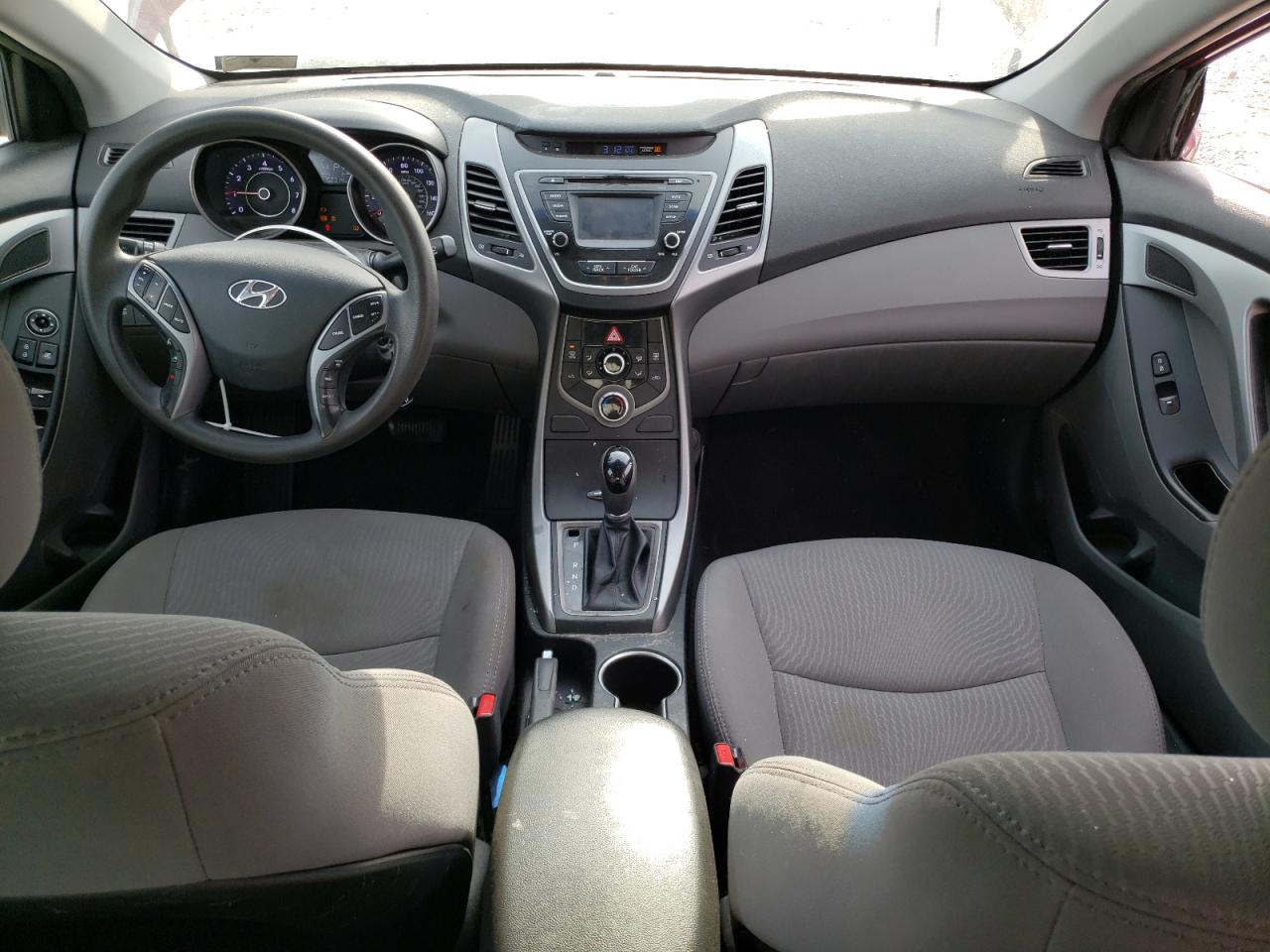 HYUNDAI ELANTRA SE
