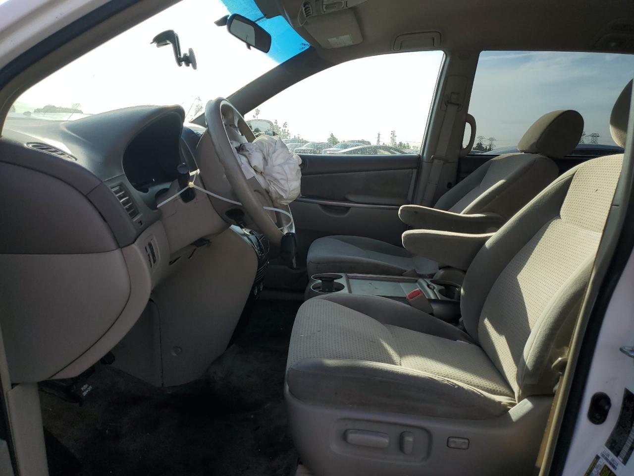 Lot #3298242035 2007 TOYOTA SIENNA CE