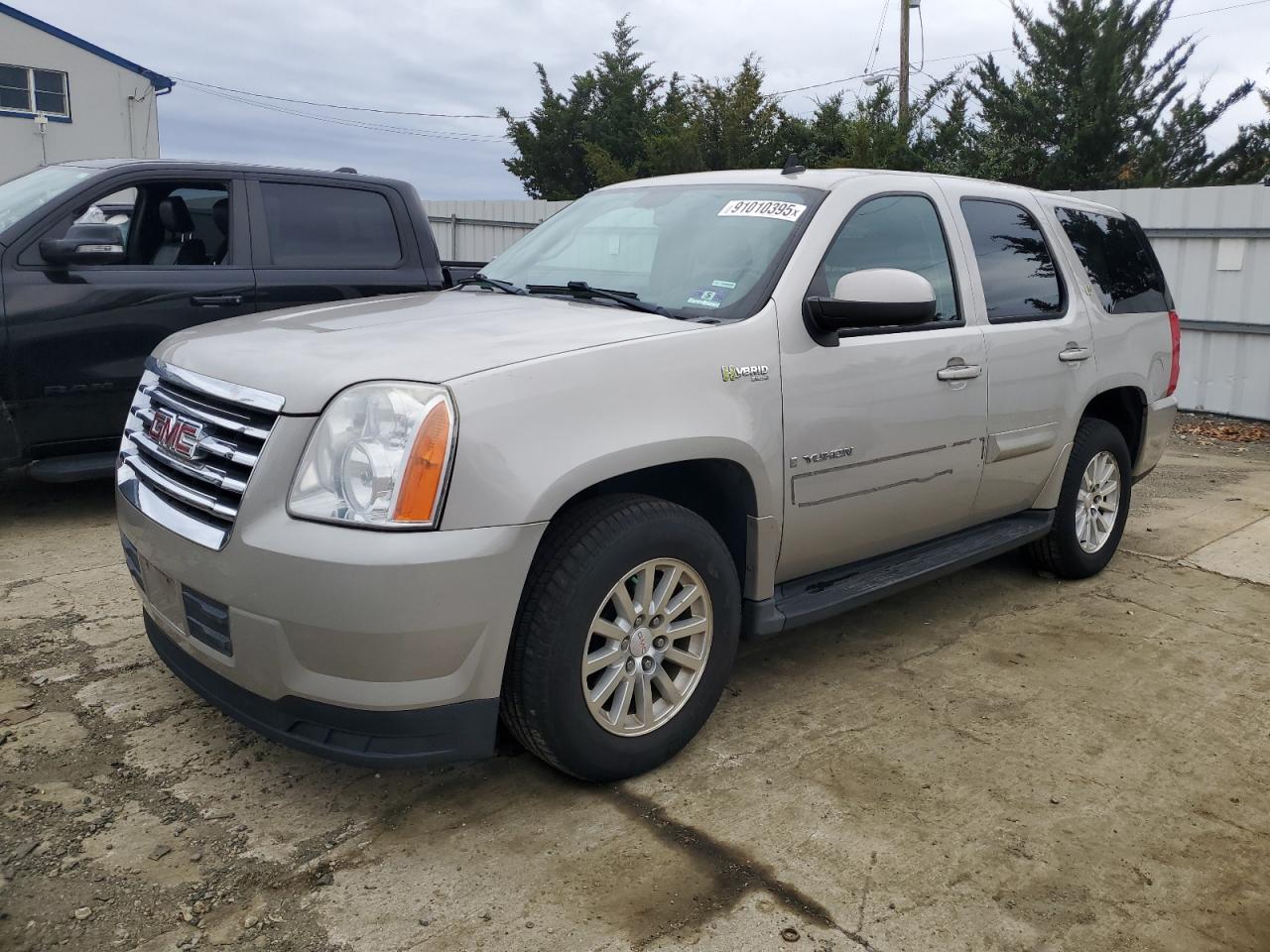 Lot #3310396987 2009 GMC YUKON HYBR