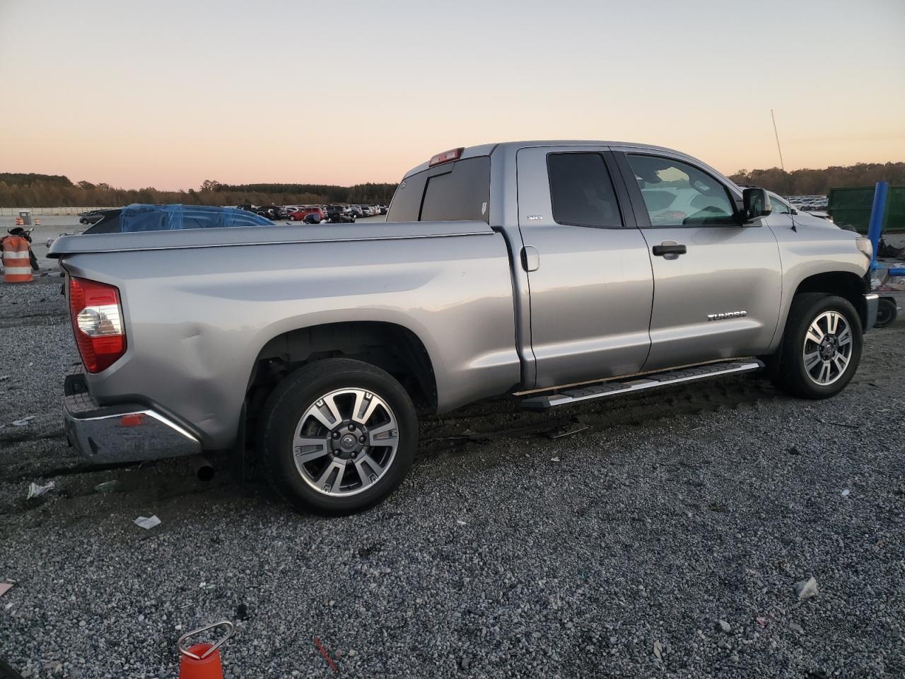 TOYOTA TUNDRA DOUBLE CAB SR