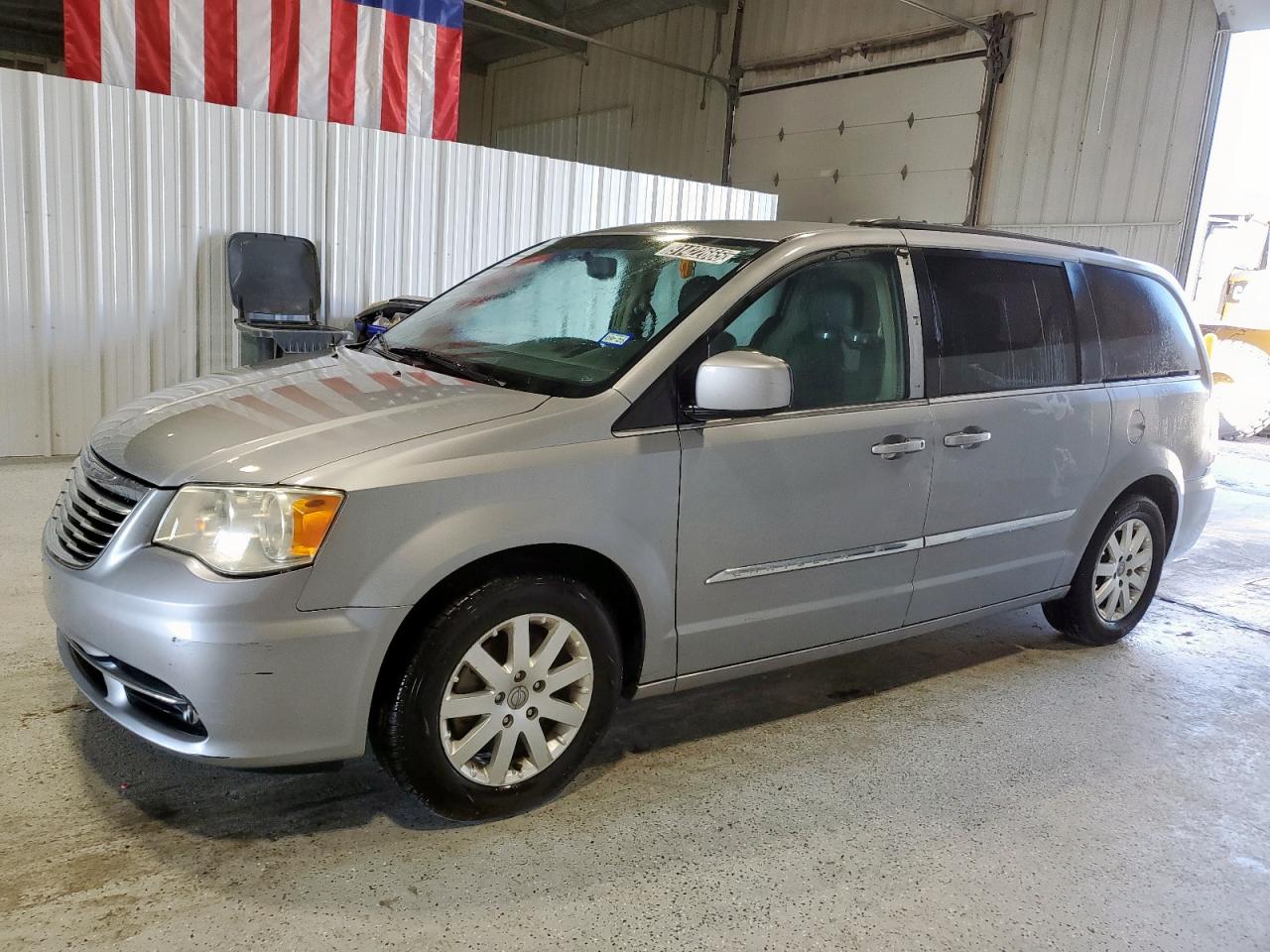 CHRYSLER TOWN & COUNTRY TOURING