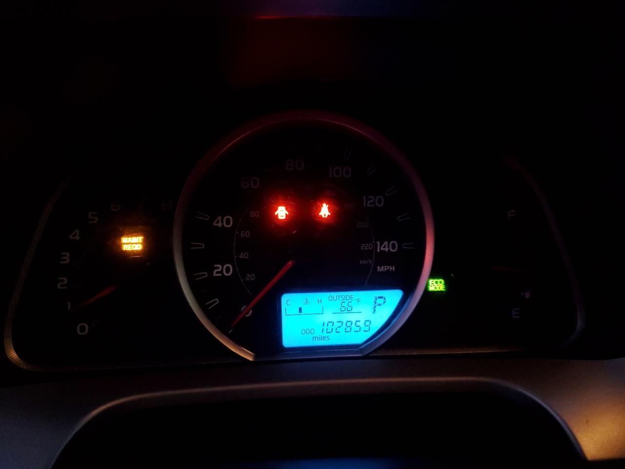 Toyota RAV4 Le Image 9