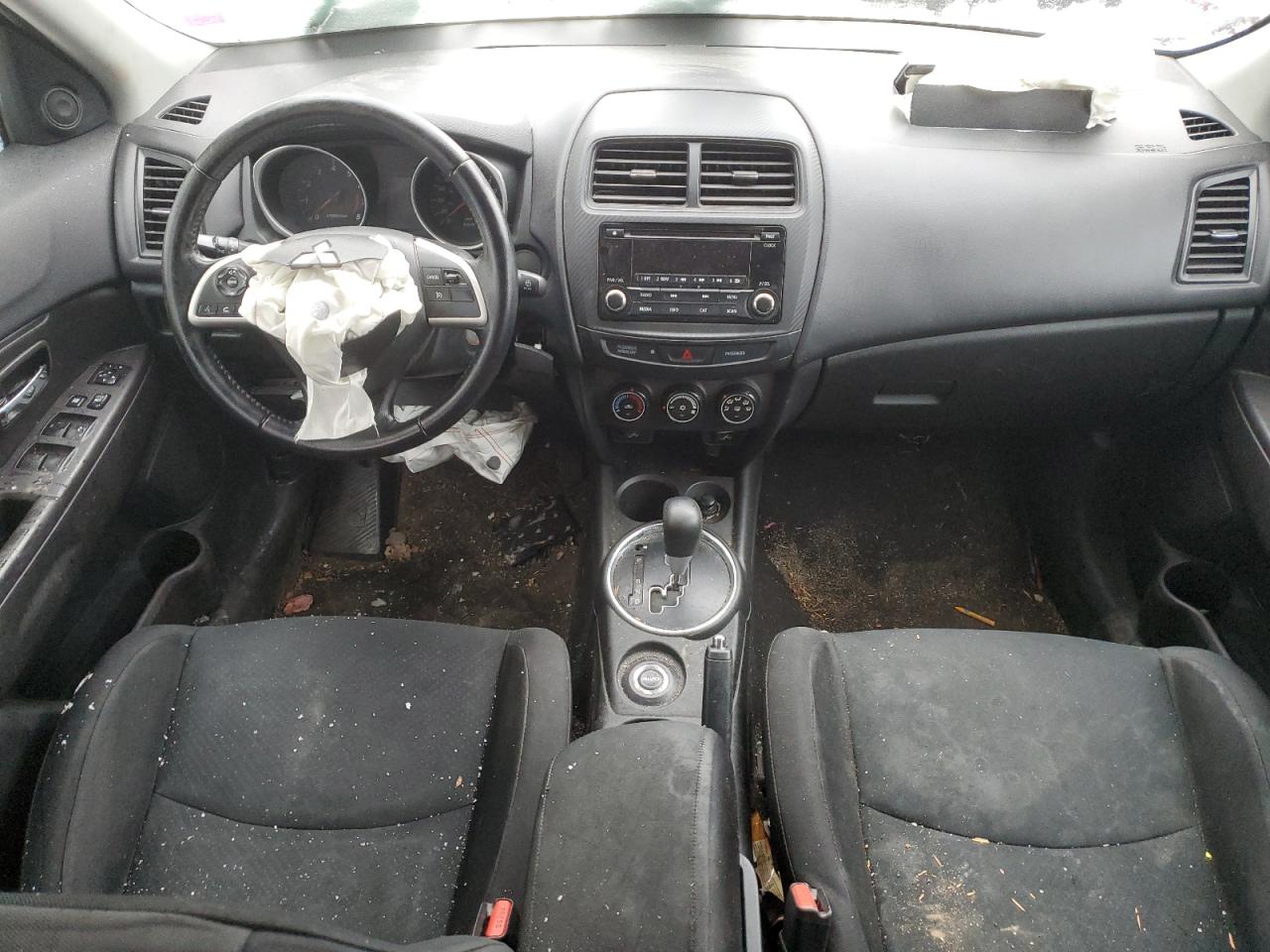 MITSUBISHI OUTLANDER SE