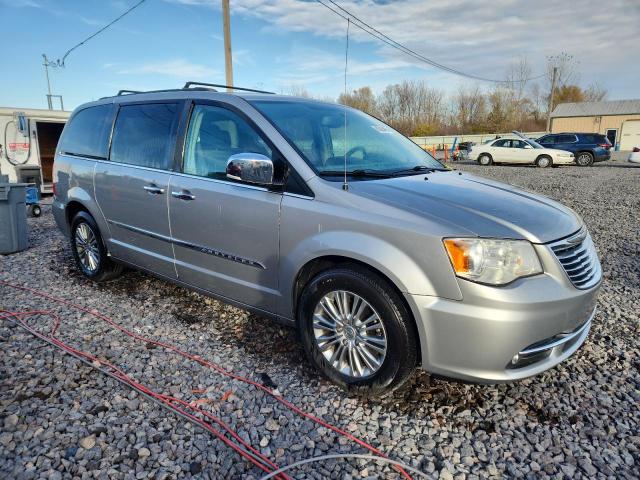 2013 CHRYSLER TOWN & COU #3291348172