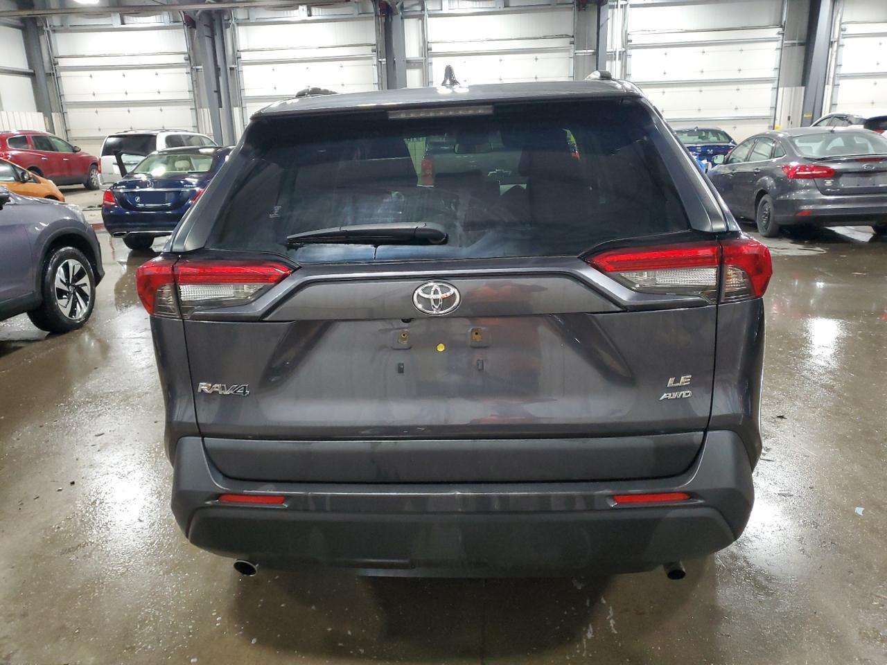 TOYOTA RAV4 LE