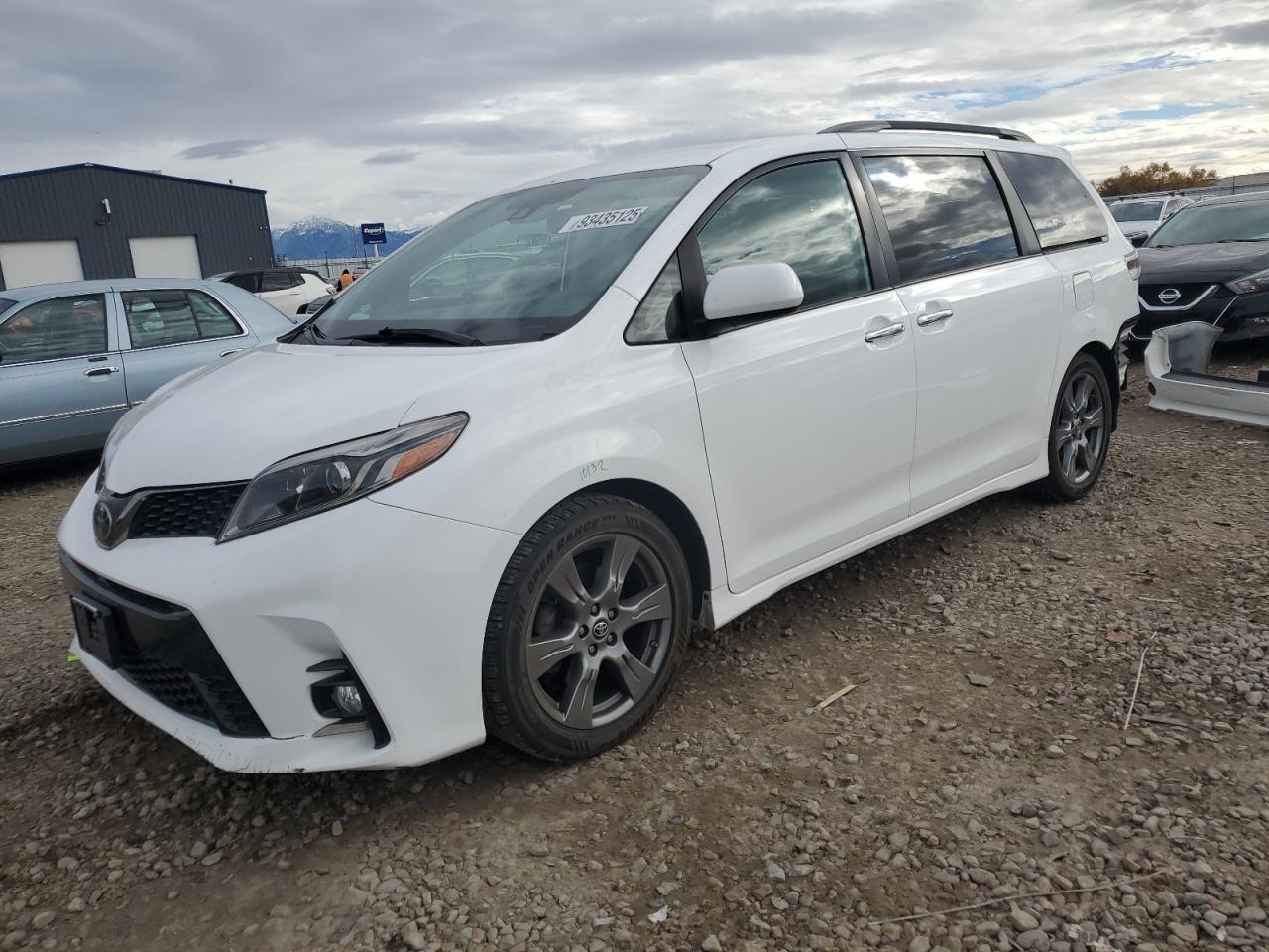 TOYOTA SIENNA SE