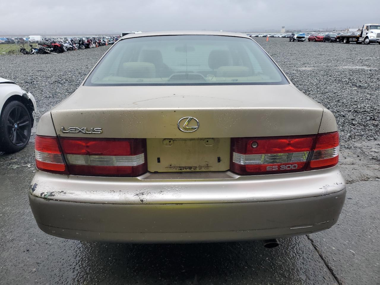 Lot #3290305229 2000 LEXUS ES 300