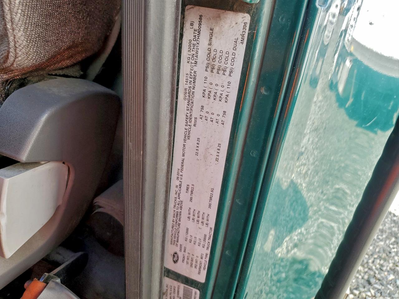 Lot #3302730044 2017 MACK 600 CXU600