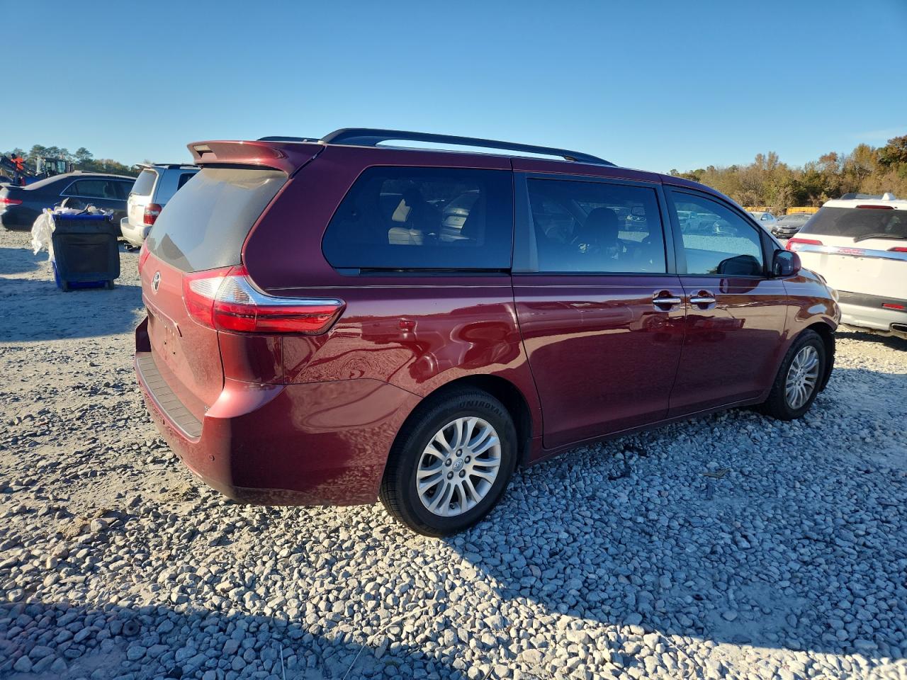 TOYOTA SIENNA XLE
